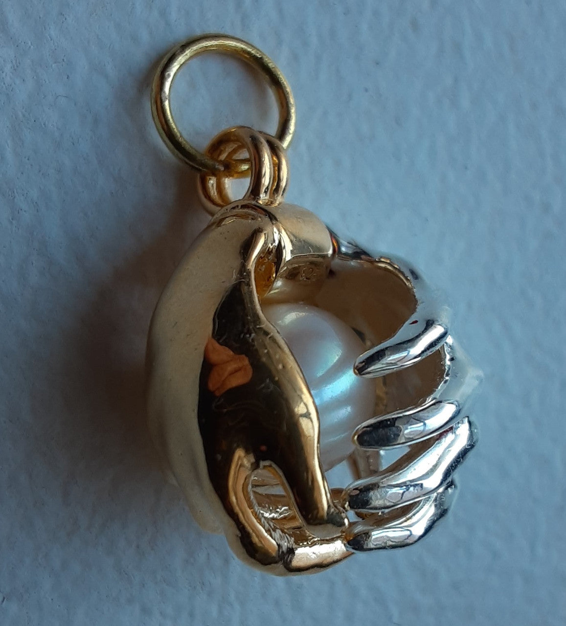 Leona's Healing Hands, Locket for Crystals or Essential Oils, 18K Gold