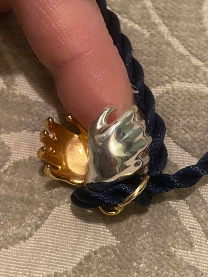 Leona's Healing Hands, Locket for Crystals or Essential Oils, 18K Gold