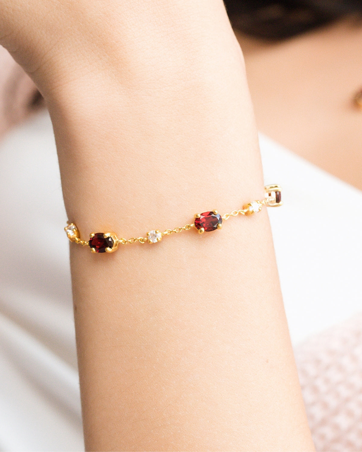 Essential Garnet Jewellery Set in 18k Gold Vermeil