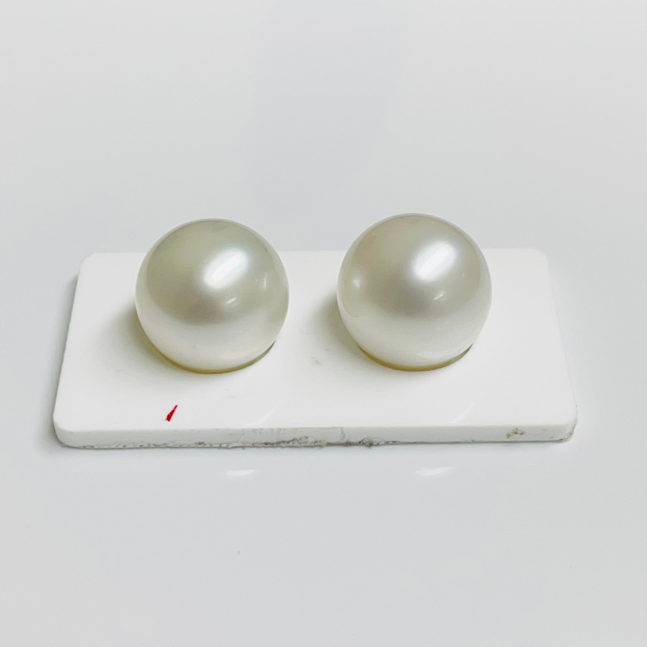 Magical 14.00 MM Snow White South Sea Pearl