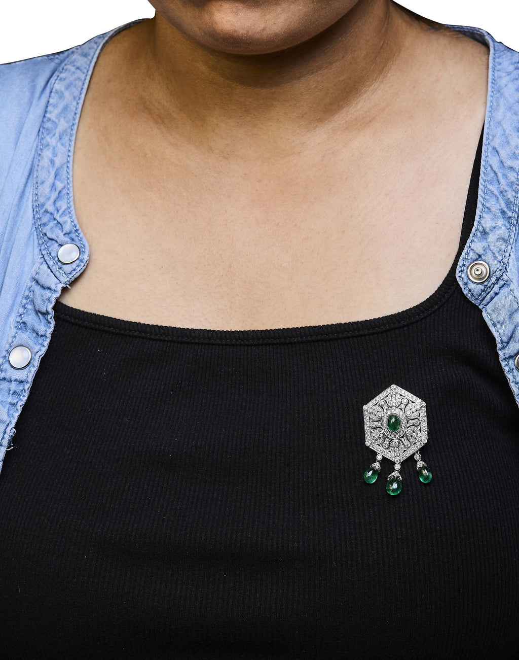 18K 2 3/4 Cttw Diamond and Emerald Dangle Art Deco Shield Brooch Pin Pendant (G-H Color, VS1-VS2 Clarity) CHAIN NOT INCLUDED-4