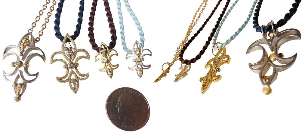 Fleur de Lis Pendant / Necklace, 18K Gold with diamonds.