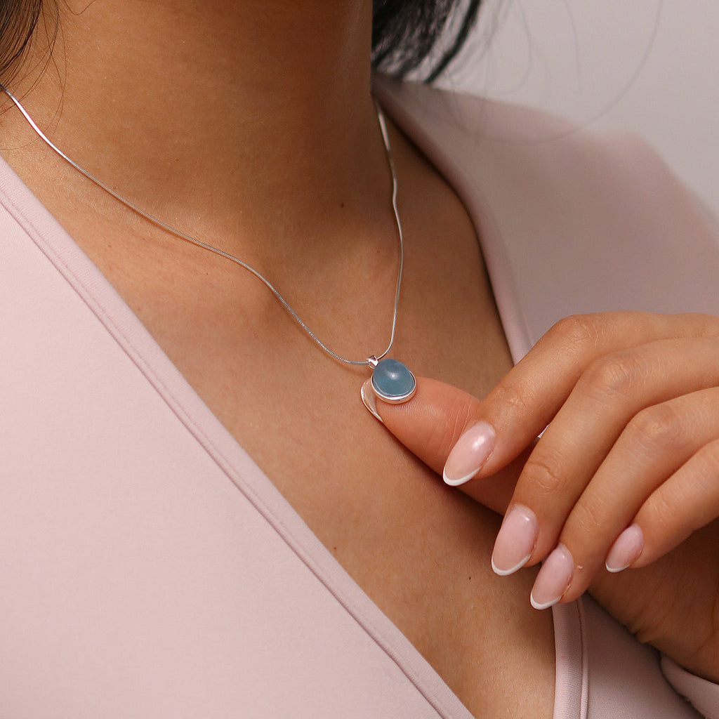 Aquamarine pendant necklace
