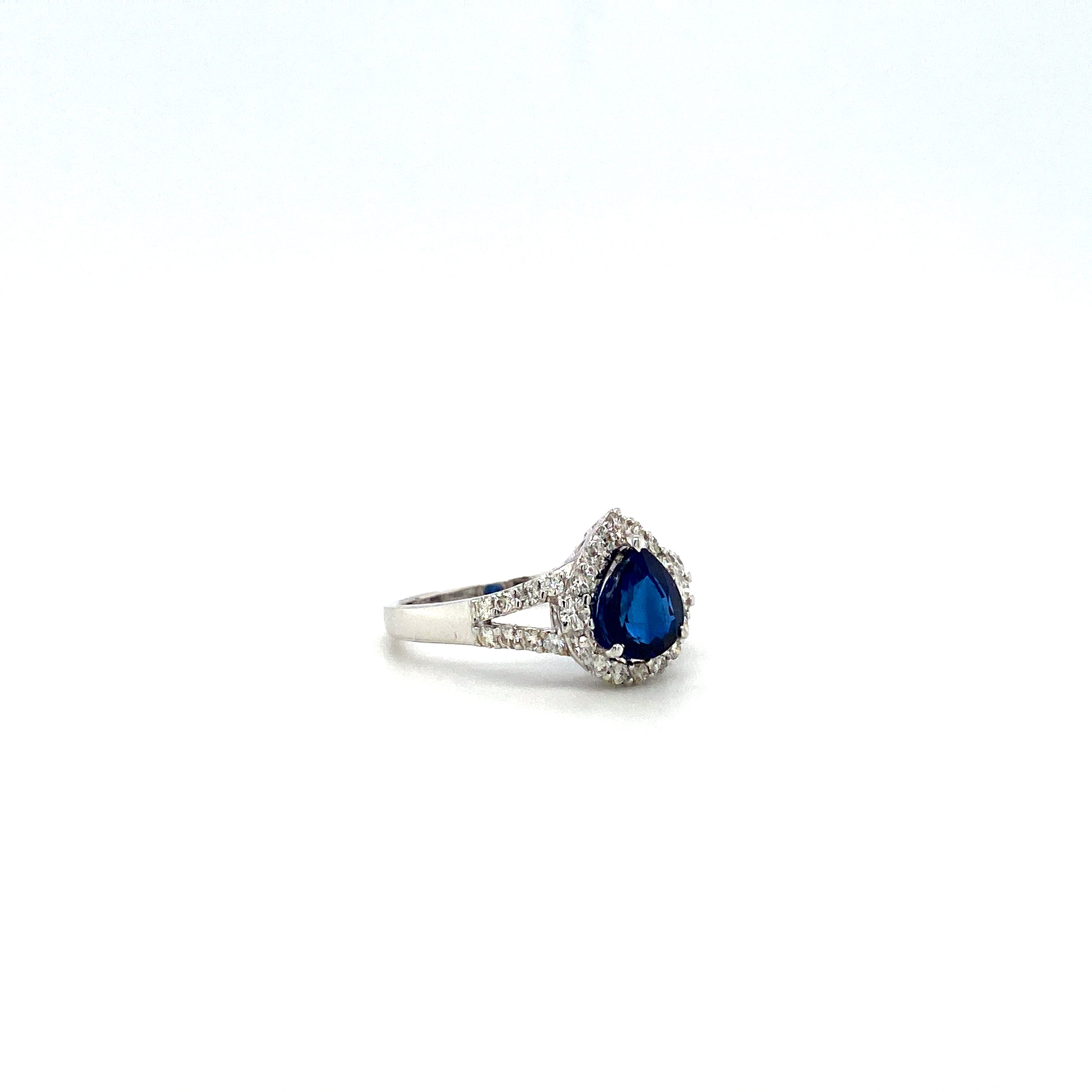Sapphire and Diamond Ring in 18K White Gold - KGR 15801