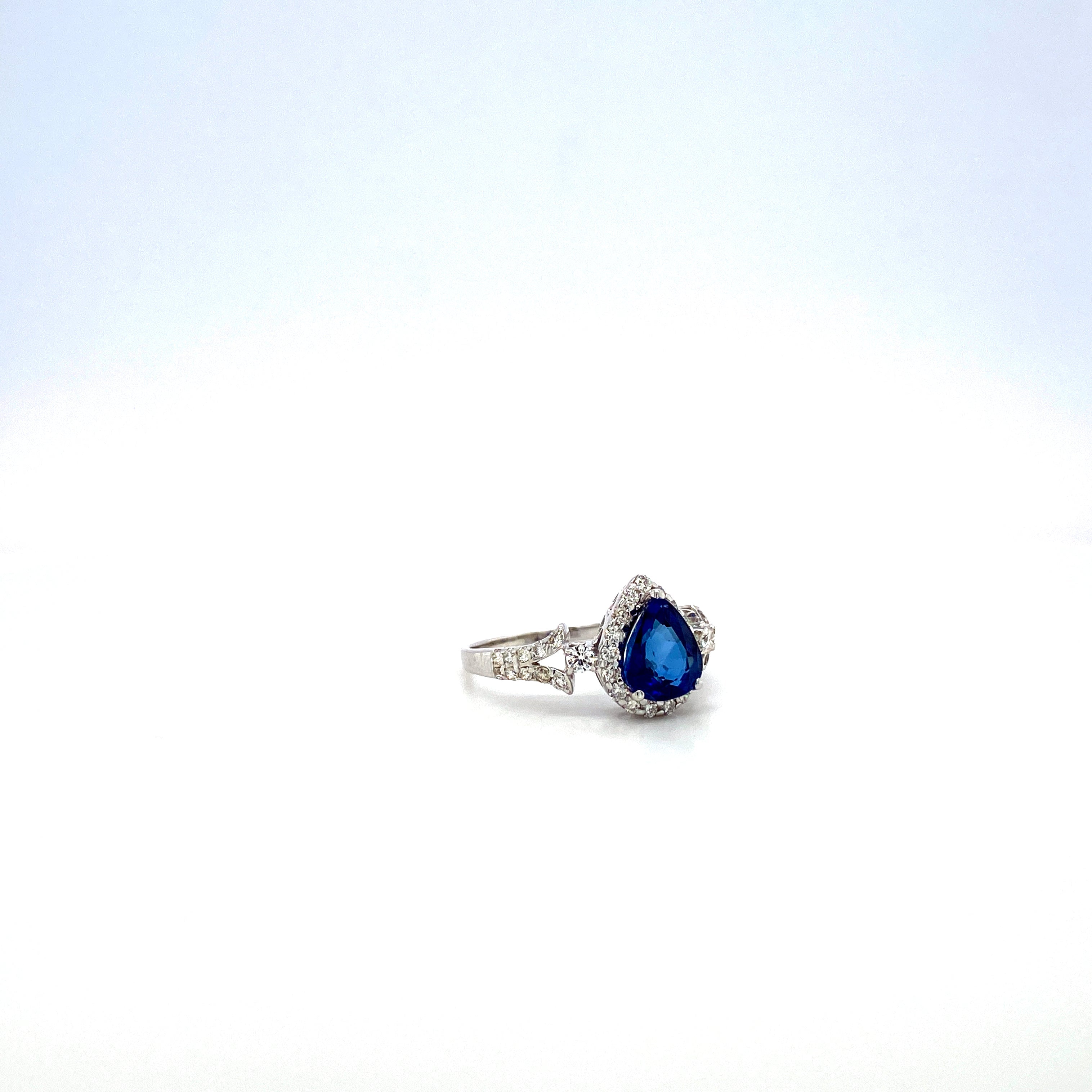 Sapphire and Diamond Ring in 18K White Gold - KGR 15957