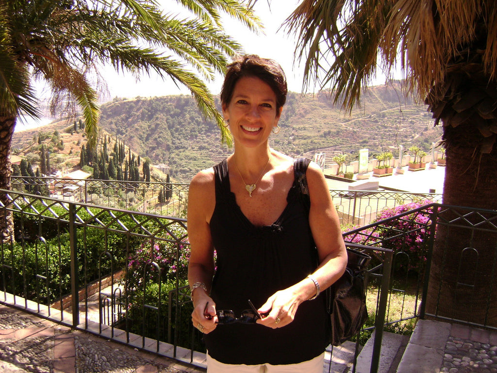 Hearts-Lucky Break Necklace-Large-18K Gold with Overflowing Diamonds