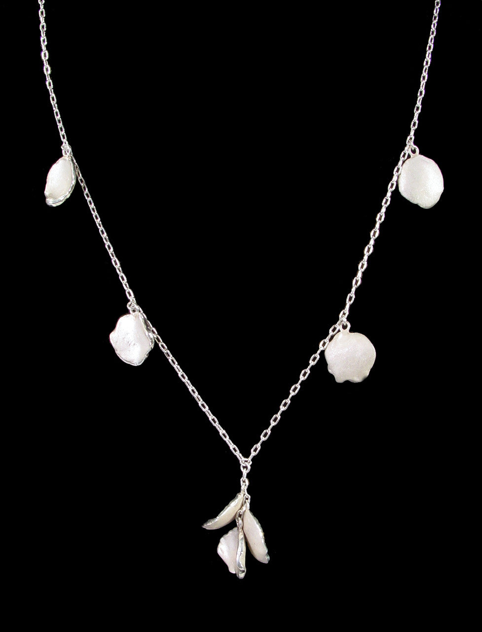 Metal Petals. 7 Petal Necklace-18K Gold