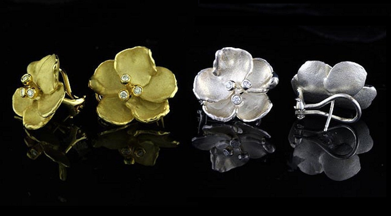 Metal Petals- Three Pansy Necklace-18K Gold with Diamond Center
