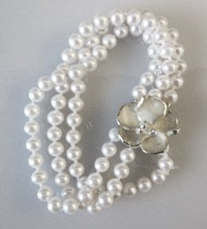 Metal Petals- Pansy Earring-Large-18k Gold & Diamonds