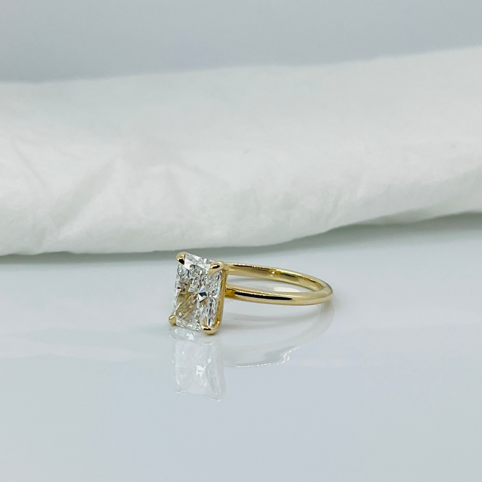 Elegant Radiant Cut Diamond 14K Solid Gold Solitaire Engagement Ring