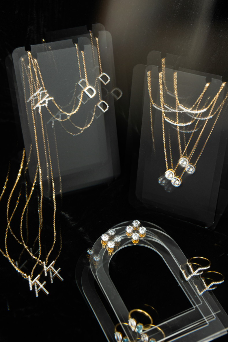 Dangling Diamond Solid Bead Necklace-3