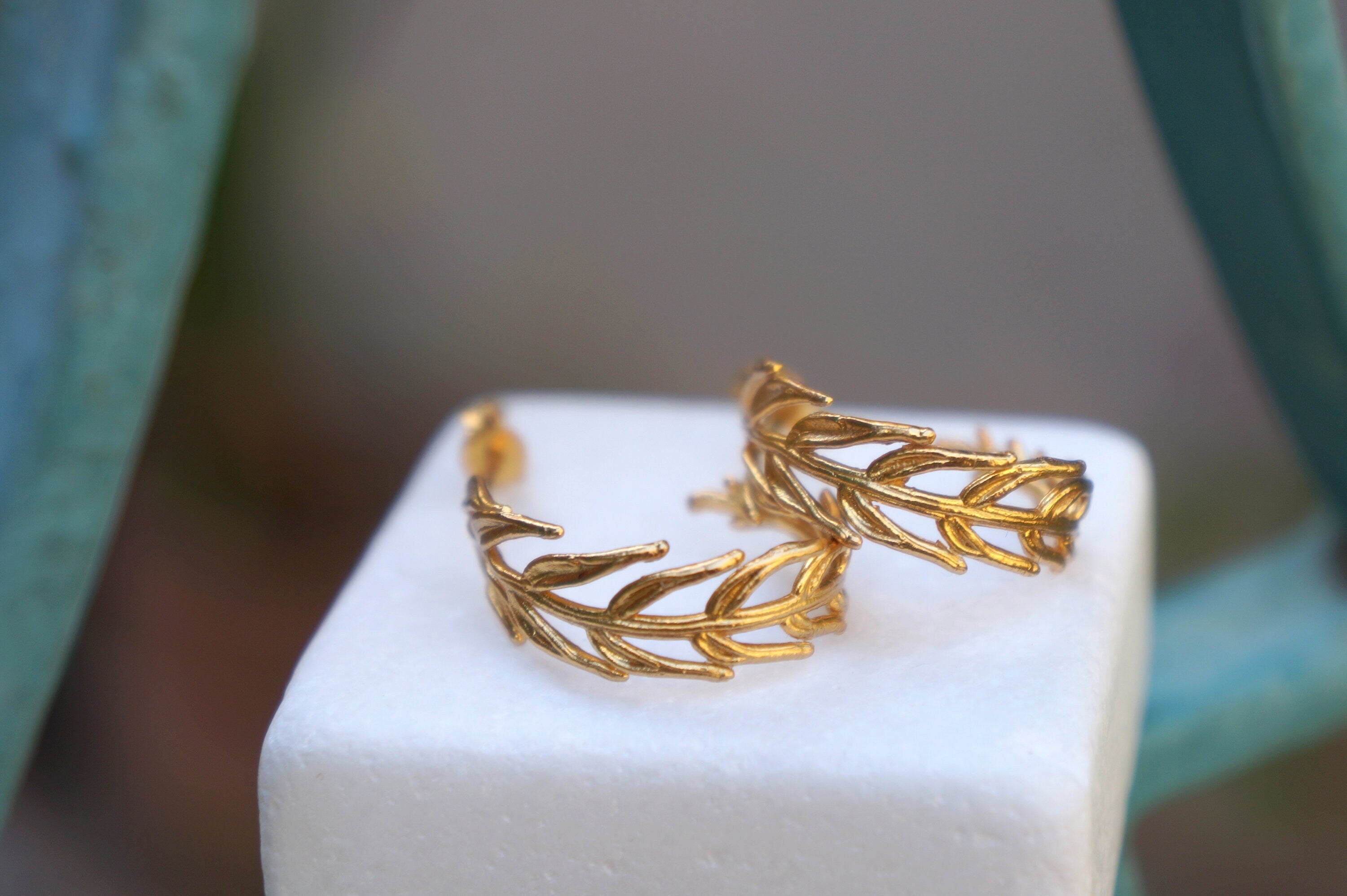 Nature-Inspired Solid Gold Hoop Earrings (9k, 14k, 18k Yellow, White, Rose)