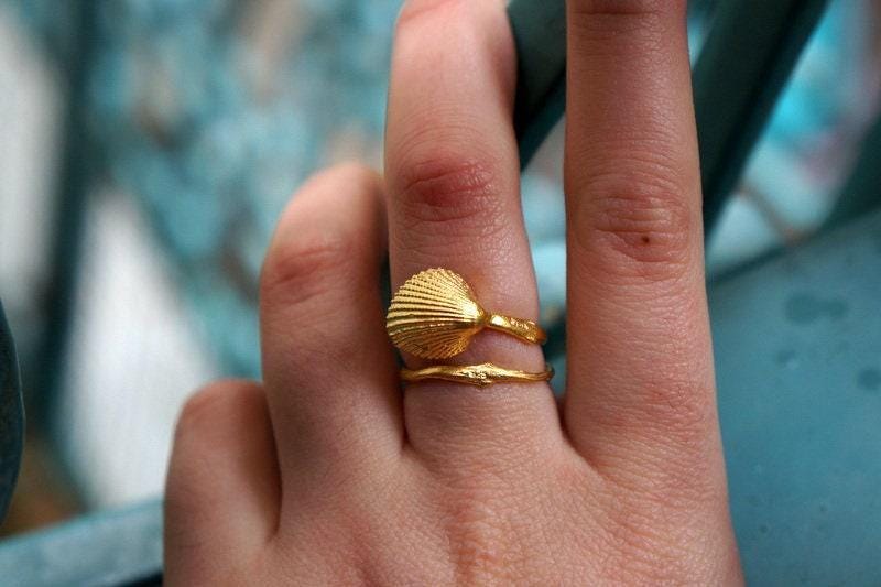 Solid Gold Nature Ring: Sea Shell and Twig Design (9K-18K)