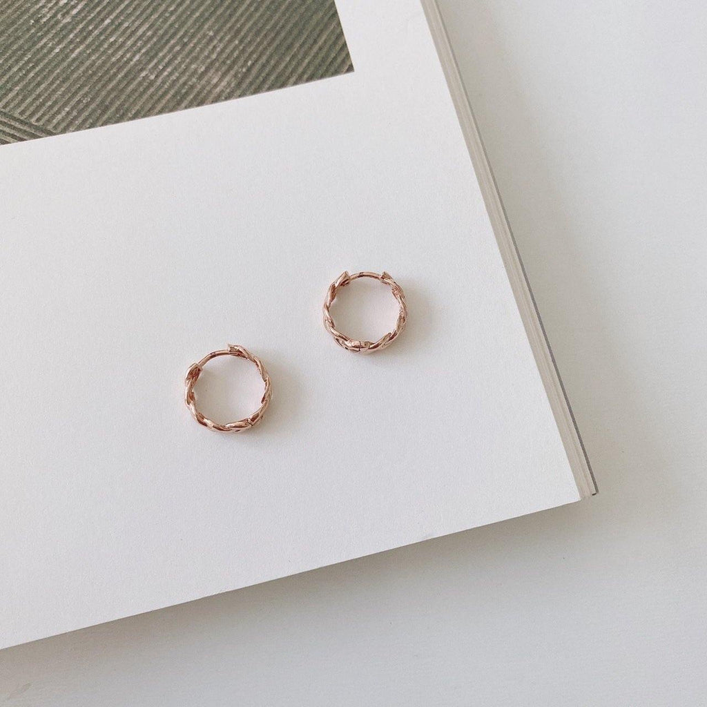 15mm knot huggie earrings (pair)