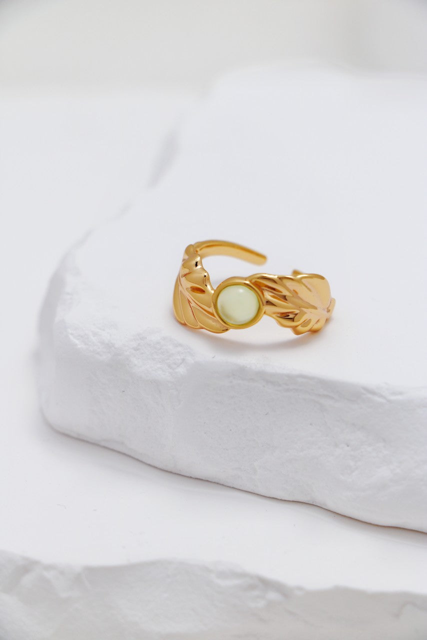 Leaf-Shaped Chalcedony ring