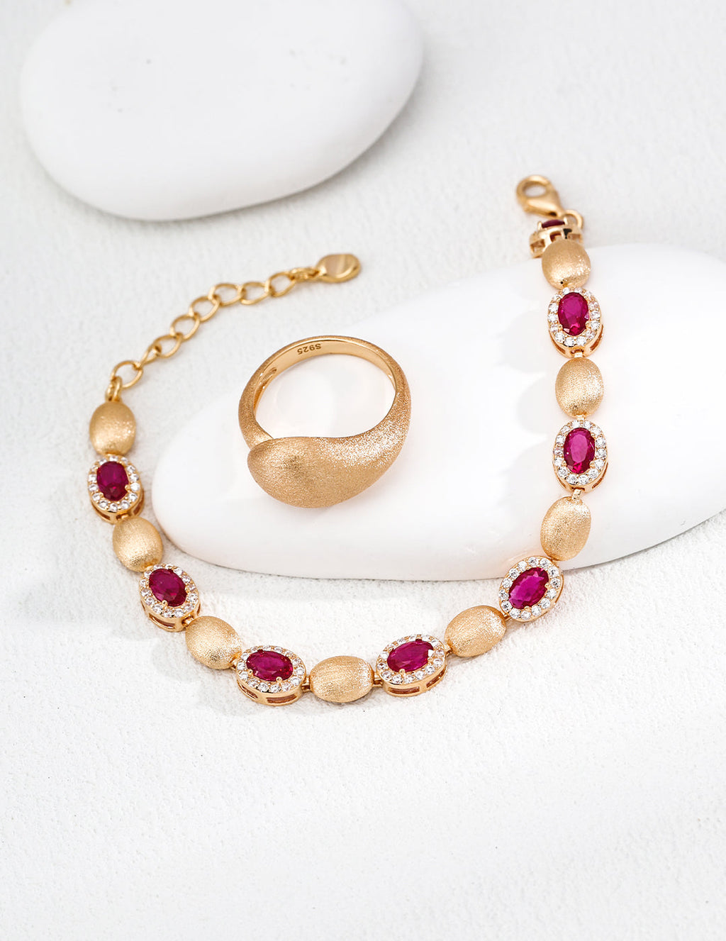 Vintage Matte Ruby-Inspired Zircon Bracelet